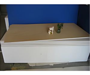 「ベニヤ板に発泡スチロール貼り合せ」