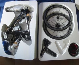 「トライアスロン競技用自転車専用収納ケース」4