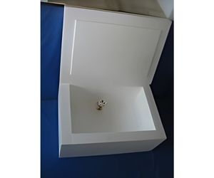 ふた付き　くり抜き箱