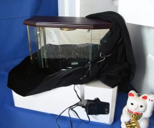 「ヨーロッパの貴婦人の秘宝を日本で展示紹介する為の全面ガラス張り宝石ケース専用特注梱包材」