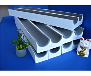 発泡にスポンジを貼ってみました