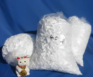 発泡スチロールブロックをミンチ