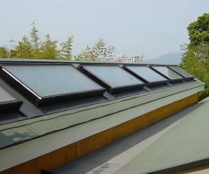 保育園の天窓に発泡スチロールのカバーをした事例