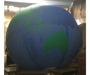 組み立て式地球儀　完成図２