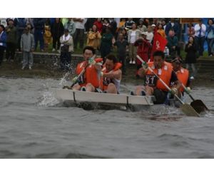 「小川原湖イカダレース」で使用