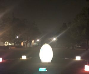 1600mmの巨大たまごを使用した作品3