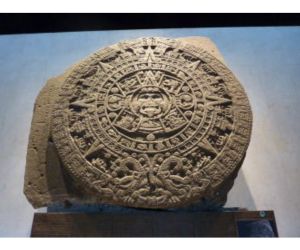 アステカ文明の模様を彫ります2