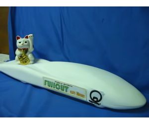 電池で走るスーパーカー縮小模型2