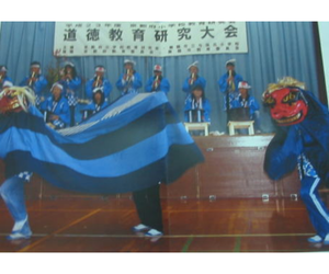 発泡スチロールで作る「獅子舞」3