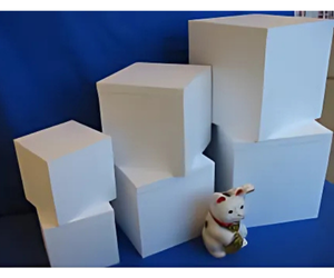 底面突起のある陶芸品展示用台