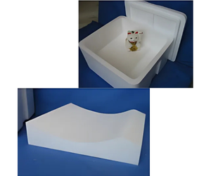 デザインした瓦を　窯元まで運ぶ容器と皿２