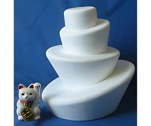 踊るケーキ台 4連変形円錐台 大