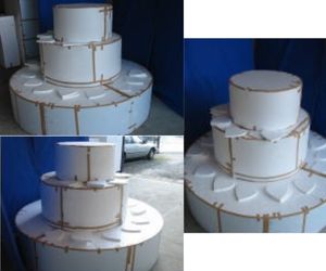 発泡スチロール製「2mのケーキ」2