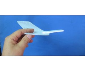 いつまでも飛び続ける不思議なヒコーキ