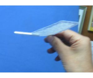 飛び続ける不思議なヒコーキ