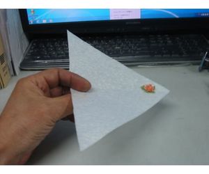 直角二等辺三角形の紙飛行機