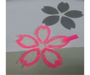 桜型の紙飛行機2